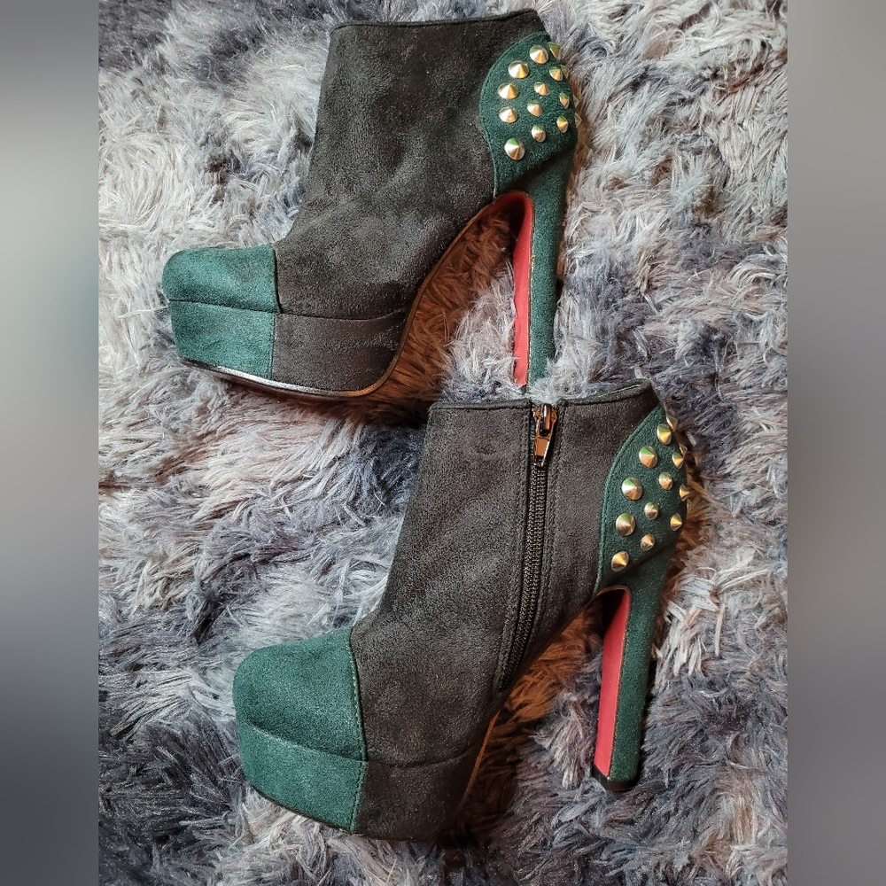 Vera Blum studed bootie size 36